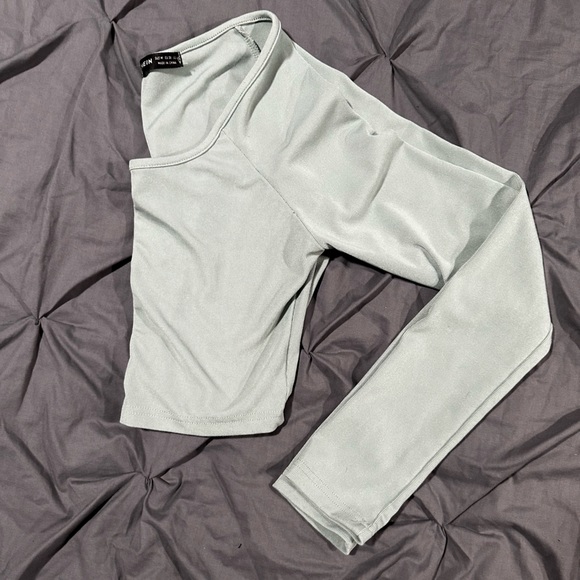 SHEIN cropped long sleeve - Picture 3 of 3